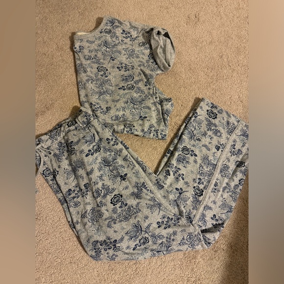 Lucky Brand Grey Floral Pajama Set - Picture 3 of 5
